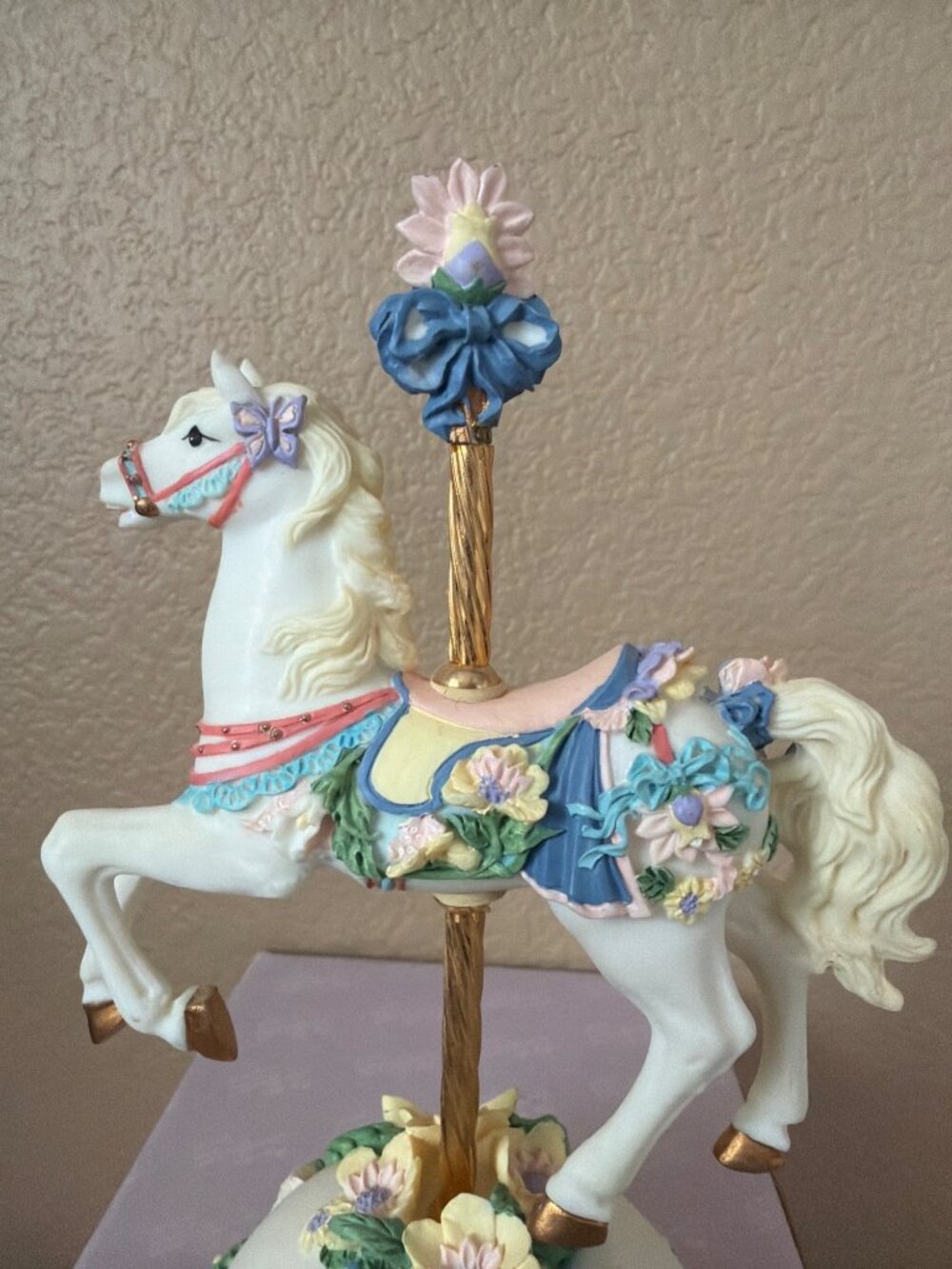SFMB Spring Horse Carousel Music Box NIB Plays Younger Than Springtime 4" - Picture 12 of 17
